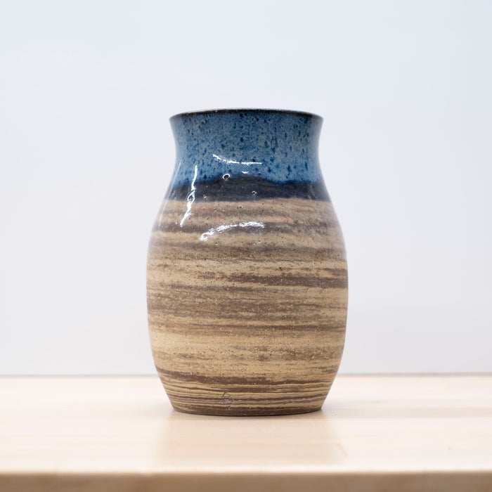 M06 | Marbled Vase
